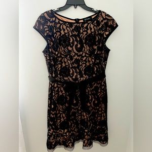 S L Fashions Cocktail/ Wedding Dress Sz 16